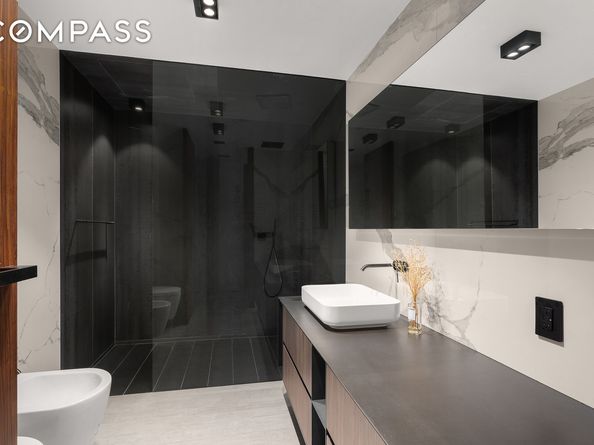 619 East 6th Street 4, New York NY 10009