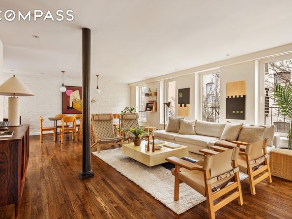 211 East 3rd Street 5R, New York NY 10009