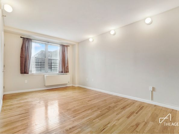 41-02 Queens Boulevard 3B, Queens NY 11104