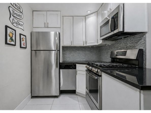 333 East 46th Street 16F, New York NY 10017