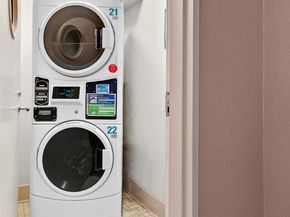 311 East 38th Street 11B, New York NY 10016