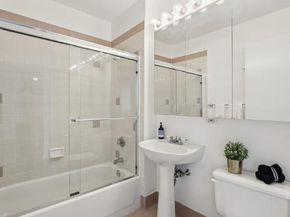 4-74 48th Avenue 35F, Queens NY 11109