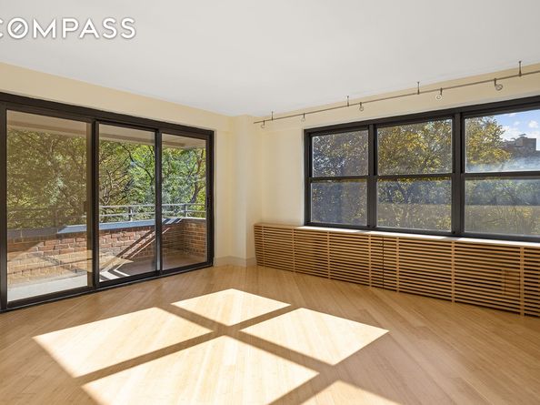 208 East Broadway J405/J406, New York NY 10002