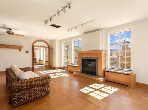 60 Gramercy Park N PHA, New York NY 10010