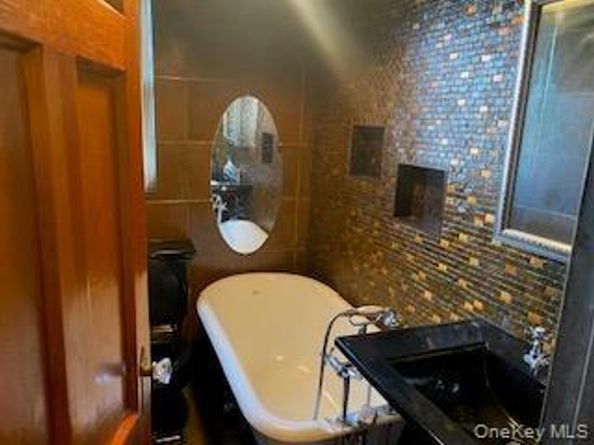 208 Centre Avenue 5G/5H, New Rochelle NY 10805