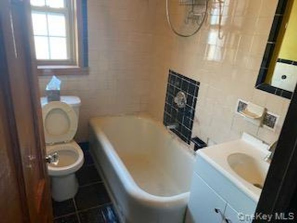 208 Centre Avenue 5G/5H, New Rochelle NY 10805