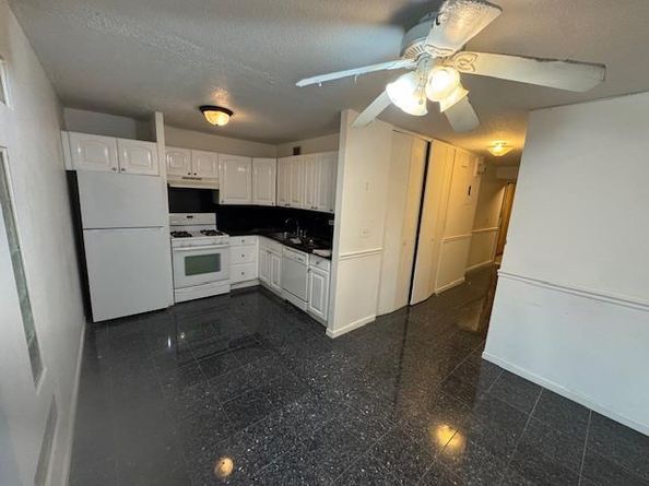 1 bay club Drive drive 1U, Bayside NY 11360