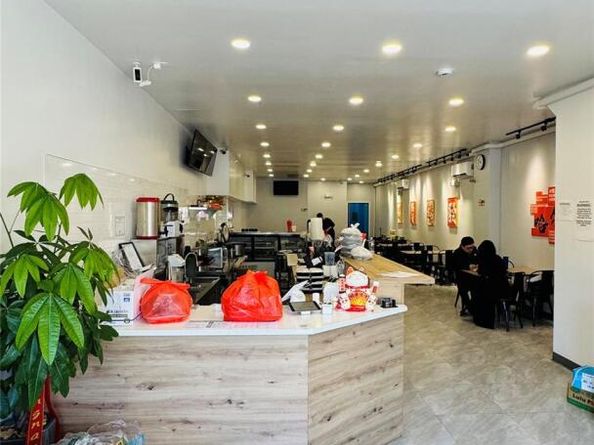 231 Jericho Tpke, New Hyde Park NY 11040