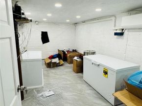 231 Jericho Tpke, New Hyde Park NY 11040