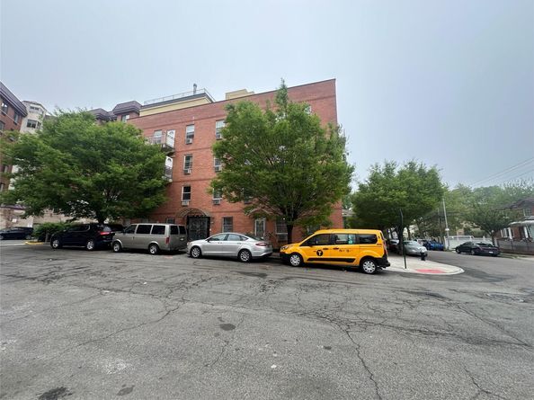 7177 159 Street 205, Flushing NY 11365