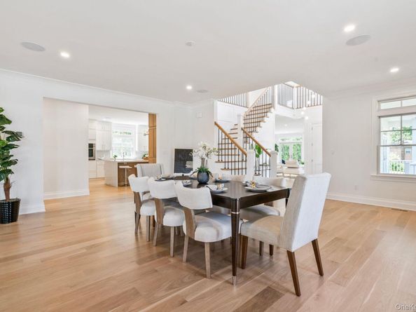 10 Threepence Drive, Melville NY 11747