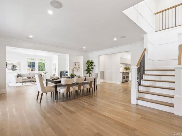 10 Threepence Drive, Melville NY 11747