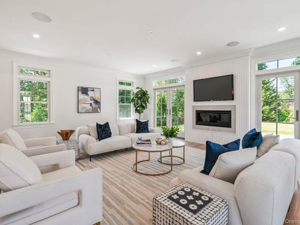 10 Threepence Drive, Melville NY 11747