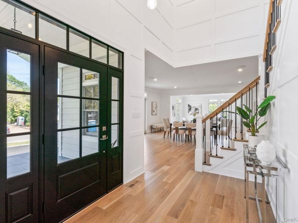 10 Threepence Drive, Melville NY 11747