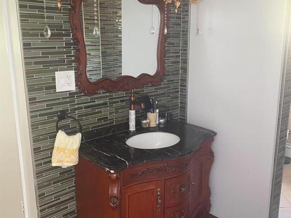 10 Mechanic Street, Glen Cove NY 11542