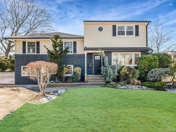 2810 Wynsum Avenue, Merrick NY 11566