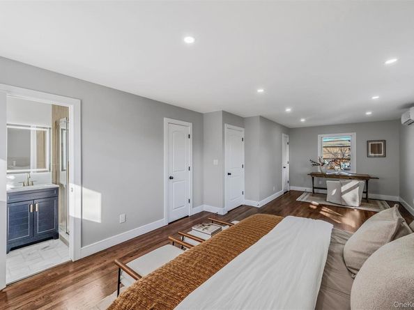 2810 Wynsum Avenue, Merrick NY 11566