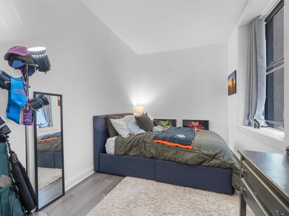 178 E 2 1B, New York (Manhattan) NY 10009