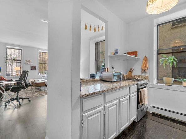 178 E 2 1B, New York (Manhattan) NY 10009