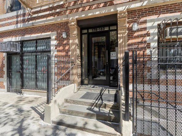 178 E 2 1B, New York (Manhattan) NY 10009