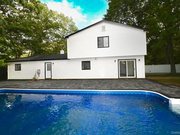 2 Little Hill Road, East Setauket NY 11733