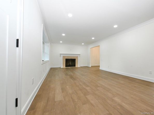 2 Little Hill Road, East Setauket NY 11733