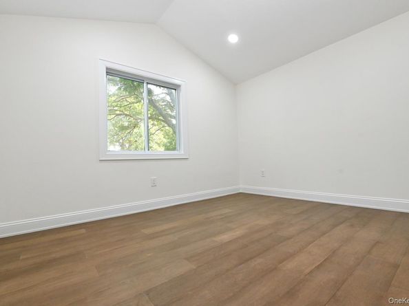 2 Little Hill Road, East Setauket NY 11733