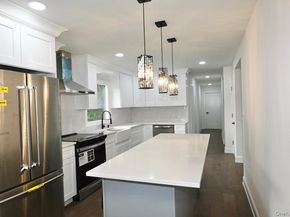 2 Little Hill Road, East Setauket NY 11733
