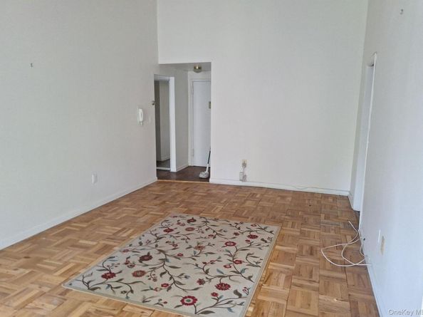 838 Pelhamdale Avenue 3R, New Rochelle NY 10801