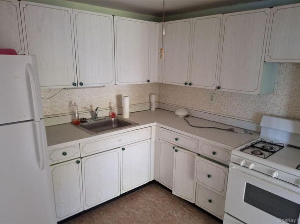 838 Pelhamdale Avenue 3R, New Rochelle NY 10801