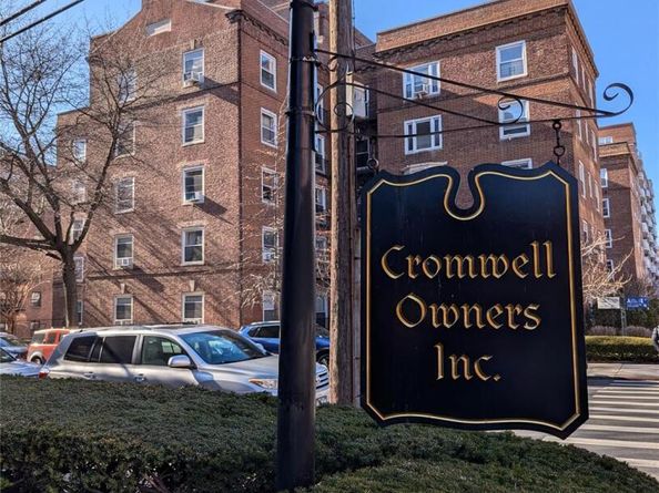 69-60 108 Street 719, Forest Hills NY 11375
