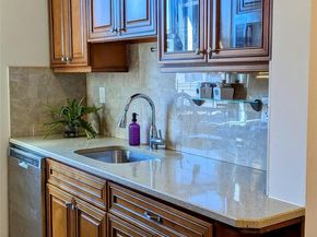 69-60 108 Street 719, Forest Hills NY 11375