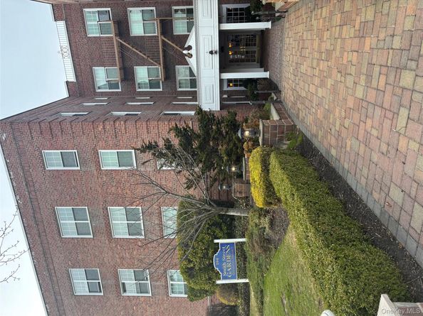194 Smith Street 3P, Freeport NY 11520