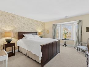1 Seasons Lane, Southampton NY 11968