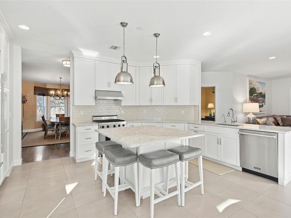1 Seasons Lane, Southampton NY 11968