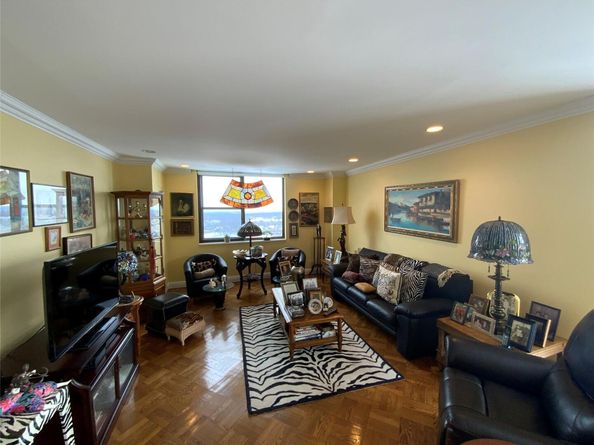 27110 Grand Central Parkway 33D, Floral Park NY 11005