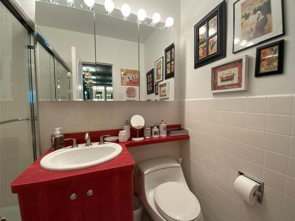 27110 Grand Central Parkway 33D, Floral Park NY 11005
