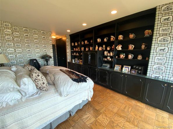 27110 Grand Central Parkway 33D, Floral Park NY 11005