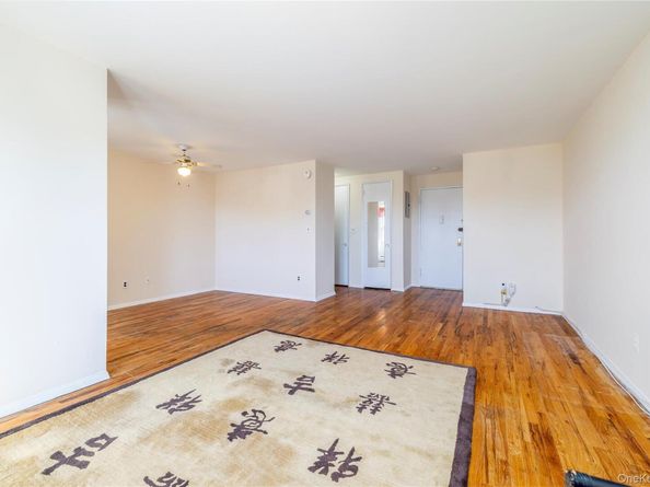75 Noble Street 219, Lynbrook NY 11563