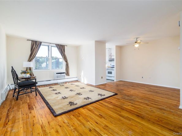 75 Noble Street 219, Lynbrook NY 11563