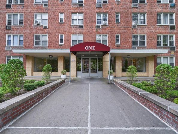 1 Sadore Lane 7O, Yonkers NY 10710