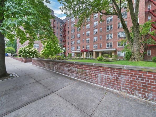 1 Sadore Lane 7O, Yonkers NY 10710
