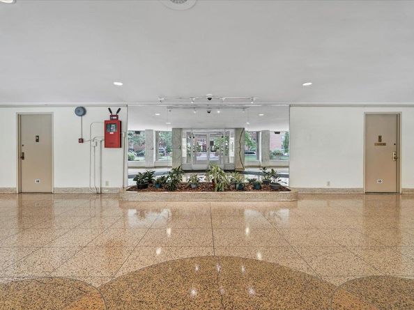 1 Sadore Lane 7O, Yonkers NY 10710