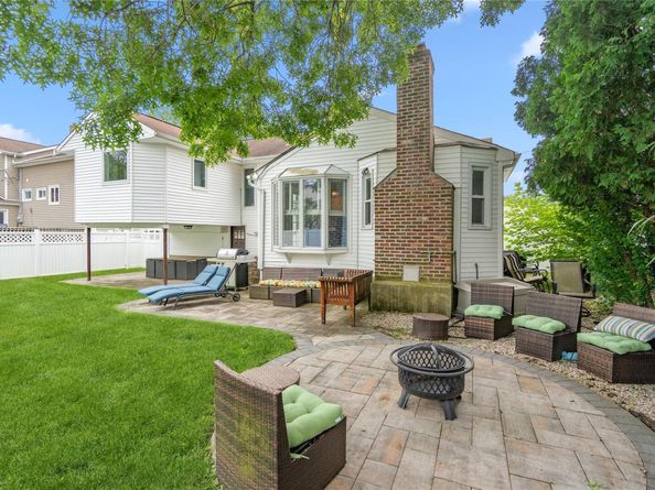 58 Circle Drive, Syosset NY 11791