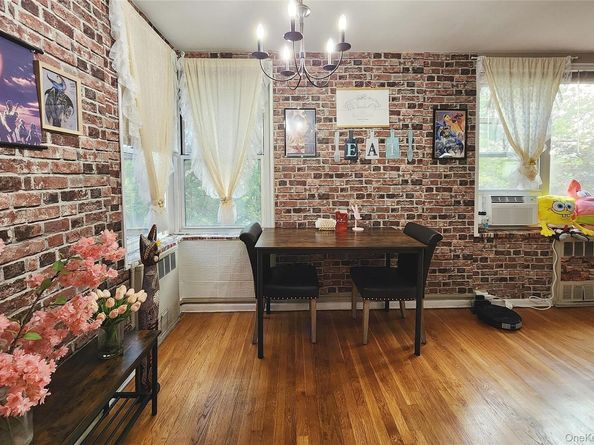 209-20 18th Ave 5E, Bayside NY 11360