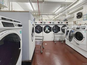 209-20 18th Ave 5E, Bayside NY 11360