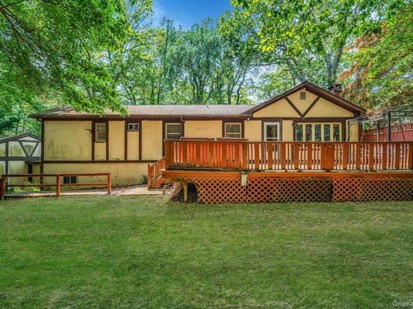 114 Oakwood Drive, Wading River NY 11792