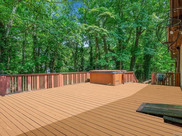 114 Oakwood Drive, Wading River NY 11792