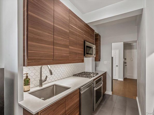 99-40 63rd Road 1Z, Rego Park NY 11374