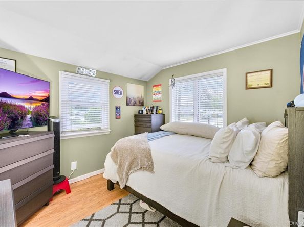 56 15th Avenue, West Babylon NY 11704